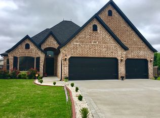 5709 S 65th St, Rogers, AR 72758