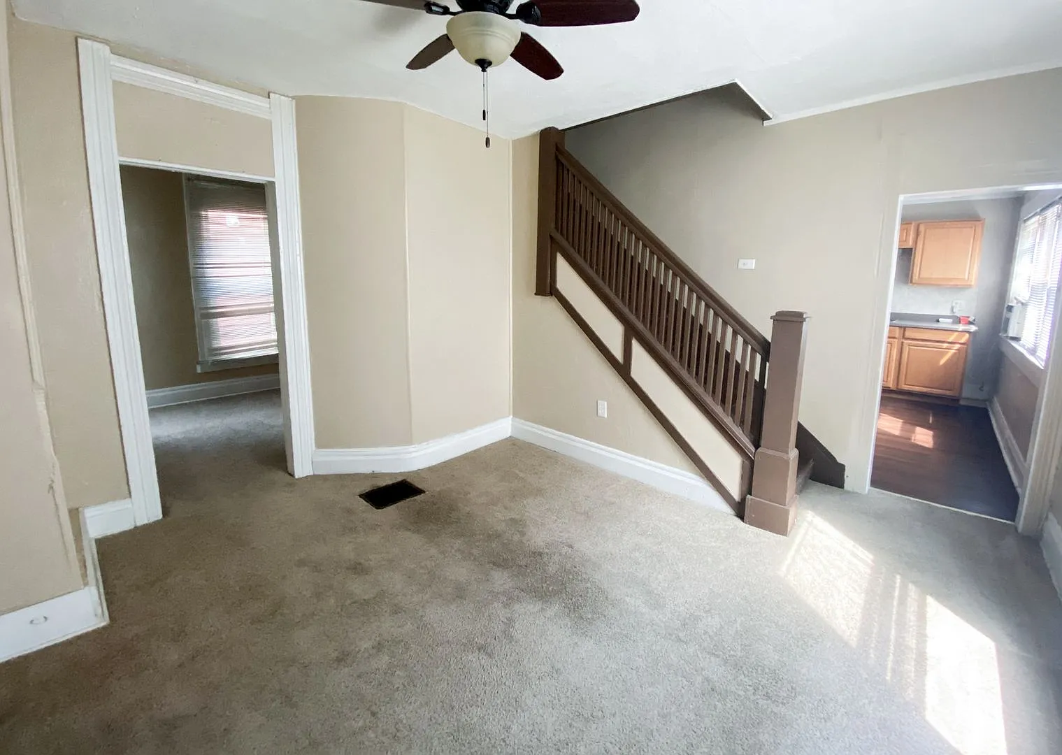 3 Bedroom House On Stadium! — Photo 2