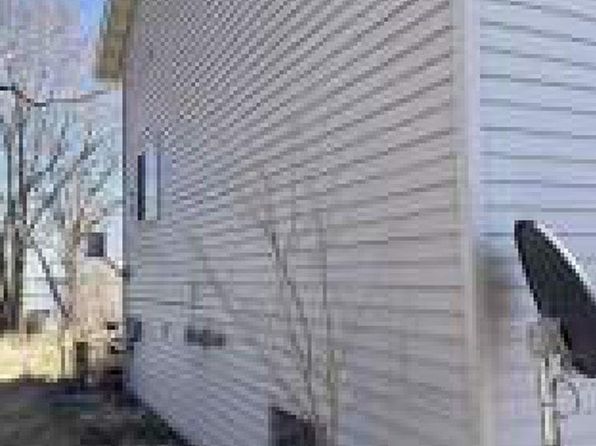 2955 York Ave, Coggon, IA 52218