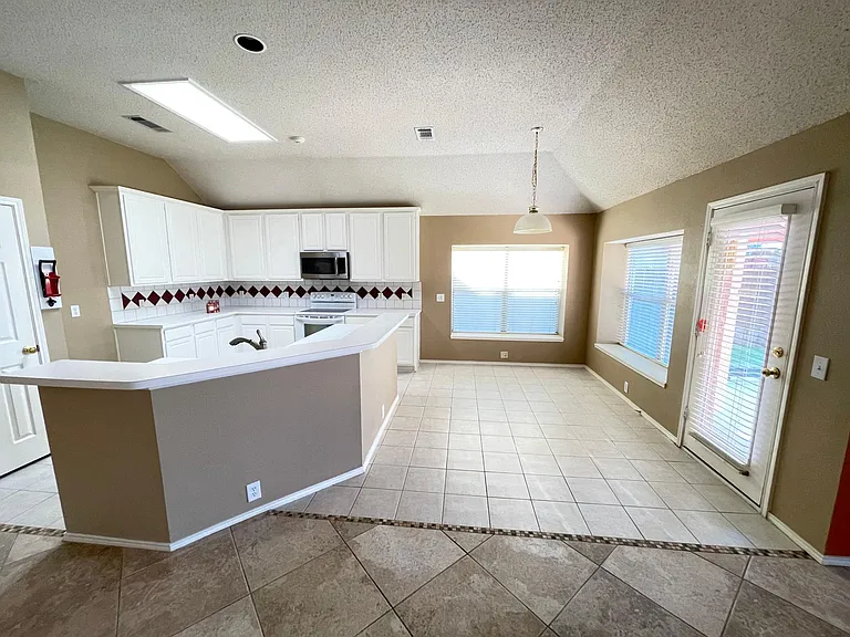 11082 Clearstream Ln — Photo 8