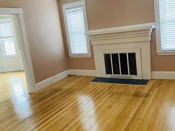 2nd image of 164-166 Elliot Ave #1