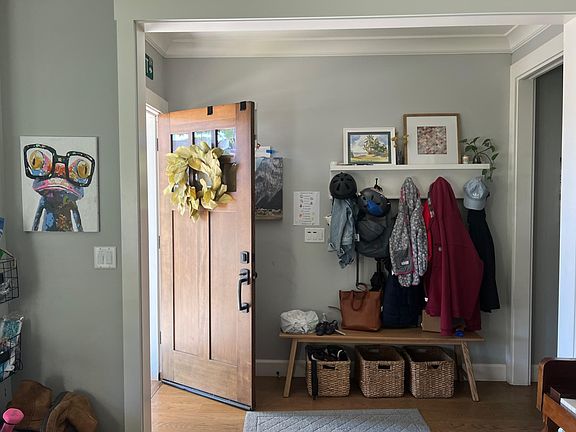 2nd image of 263 Oakhurst Pl