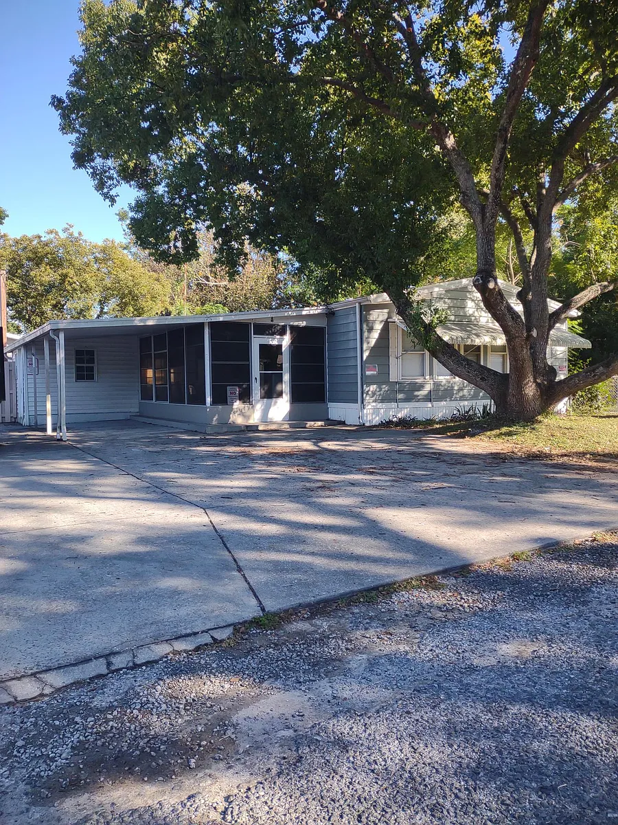 Building Photo - Pecan Dr