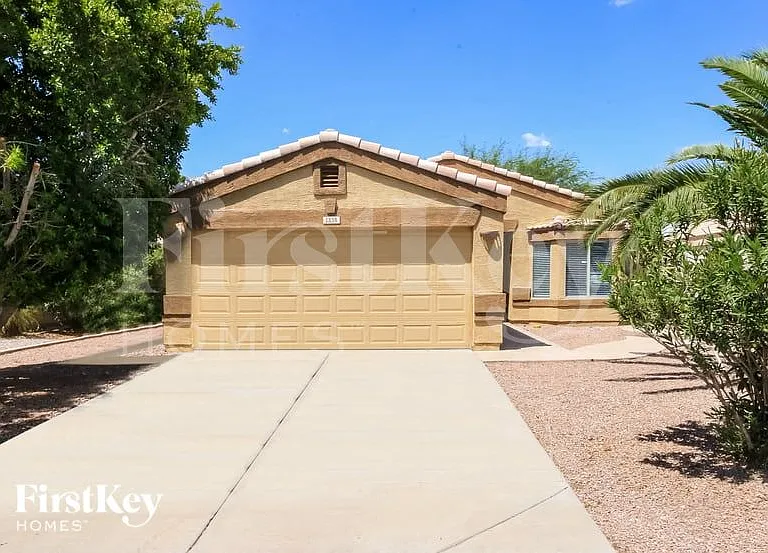 1338 W Mesquite Ave — Photo 1