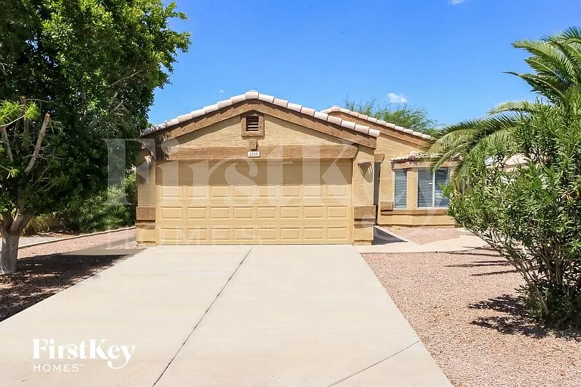 1338 W Mesquite Ave