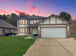 35224 Vito Dr, Sterling Heights, MI 48310