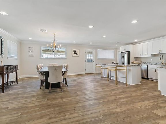 4th image of 5701 Franklin Ave
