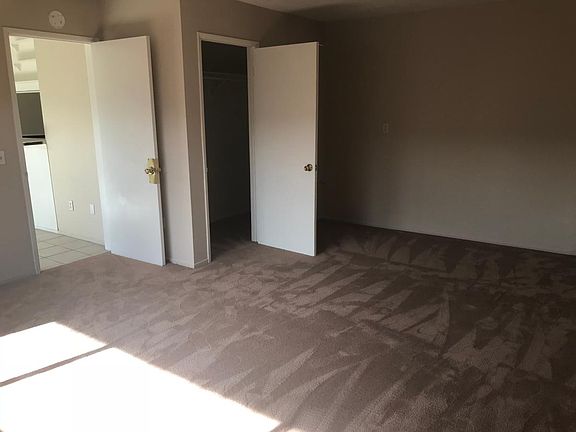 5th image of 345 Daisy Ave APT 17