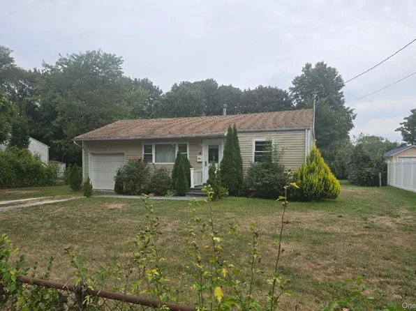 4 Patton Street, Brentwood, NY 11717