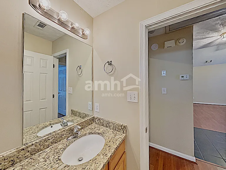 104 Ivy Springs Dr — Photo 16