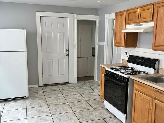 Spacious Kitchen