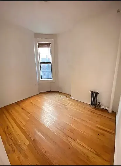 447 W 37th St #4RW — Photo 2