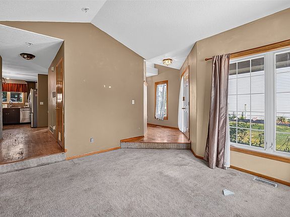 3rd image of 2524 E Leach Ave