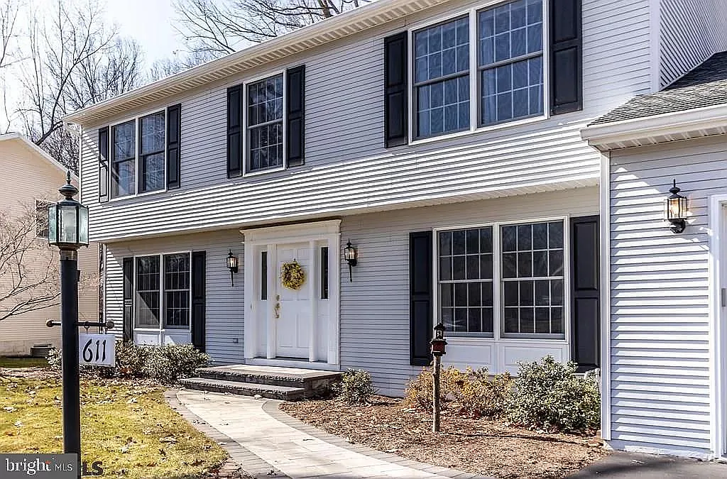 Building Photo - 611 Severn Dr