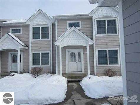 4th image of 2832 W Shore Dr