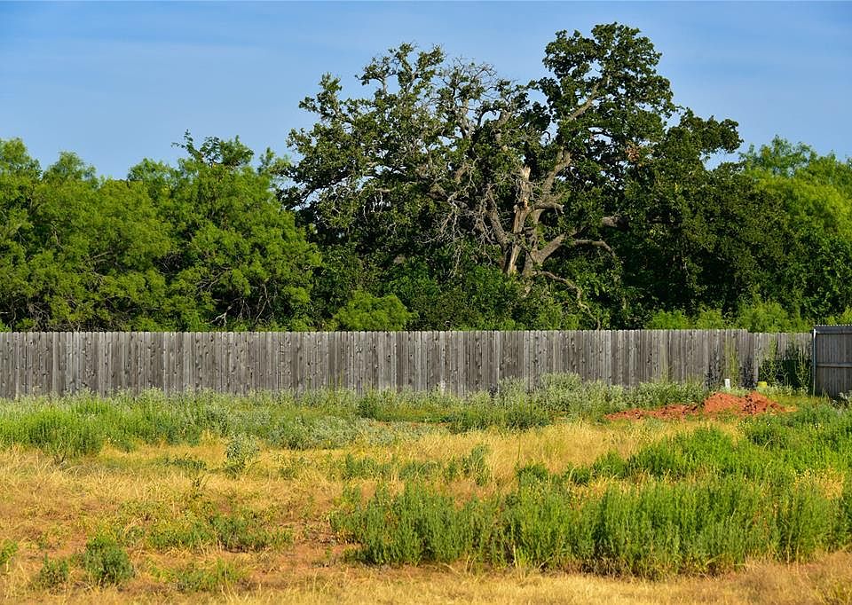 2nd image of 2410 Savanah Oaks Bnd