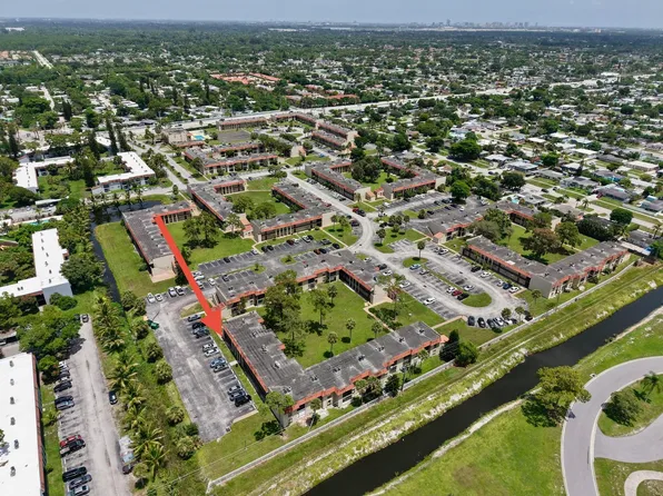 6120 FOREST HILL Boulevard #111, West Palm Beach, FL 33415
