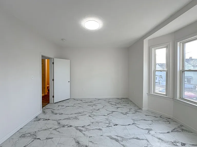 35 Hichborn St #1 — Photo 12