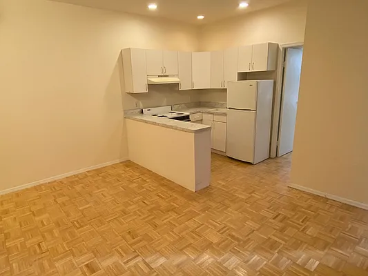 Rented by Akam Sales and Brokerage | media 14