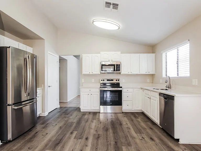 8614 W Mariposa Dr — Photo 7