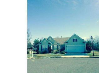 7 Taylor Ct, Columbus, NJ 08022