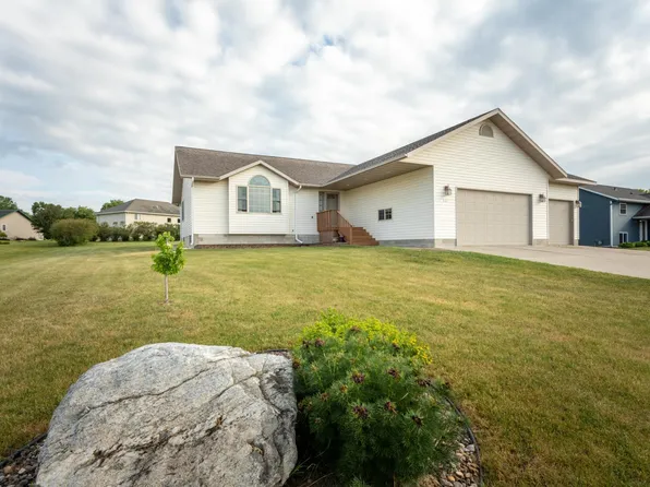 602 W Queen St, Osakis, MN 56360