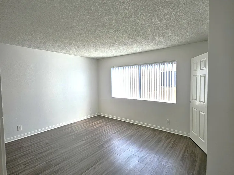 Old Mill Apartments — Photo 23