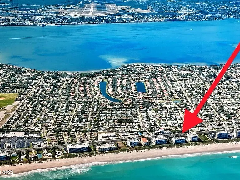 1555 N Highway A1A #202 — Photo 2