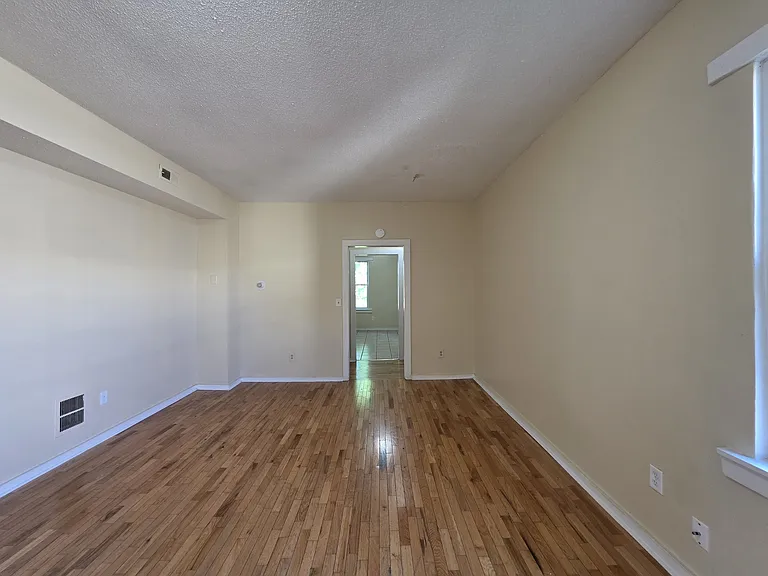 33 Dickerman St #4D — Photo 6