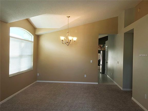 3rd image of 941 Maple Creek Dr
