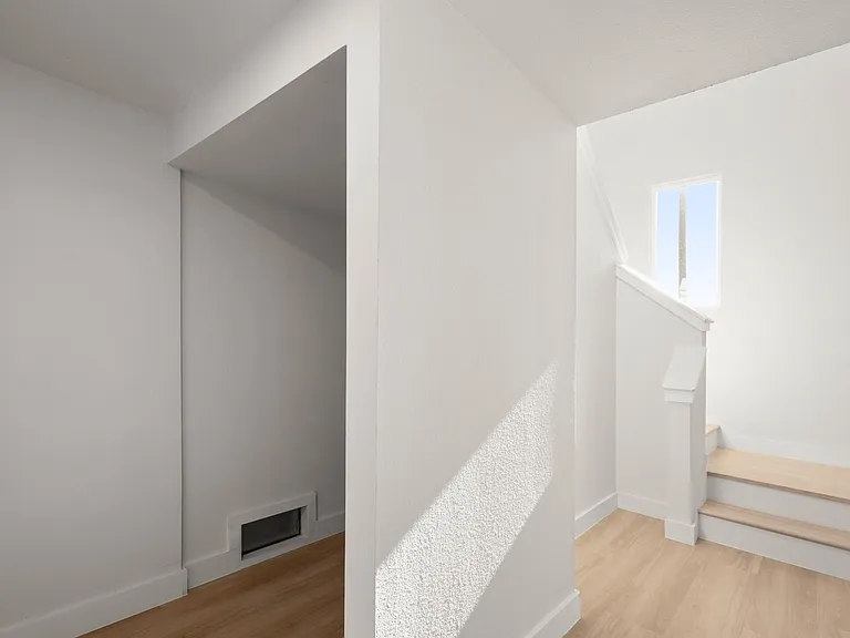 306 S Avenue P #B — Photo 8