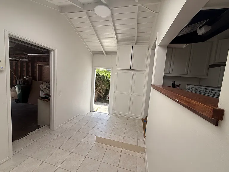 419 Nautilus St — Photo 13