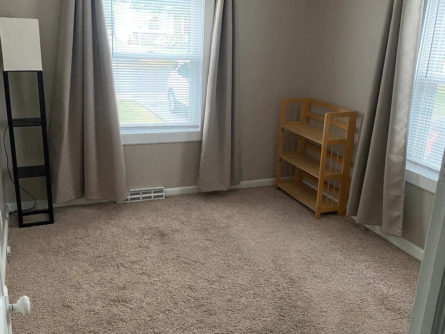 1 bed, 1825 sqft, $975 — Photo 4