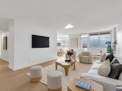 2150 Center Ave APT 19C, Fort Lee, NJ, 07024