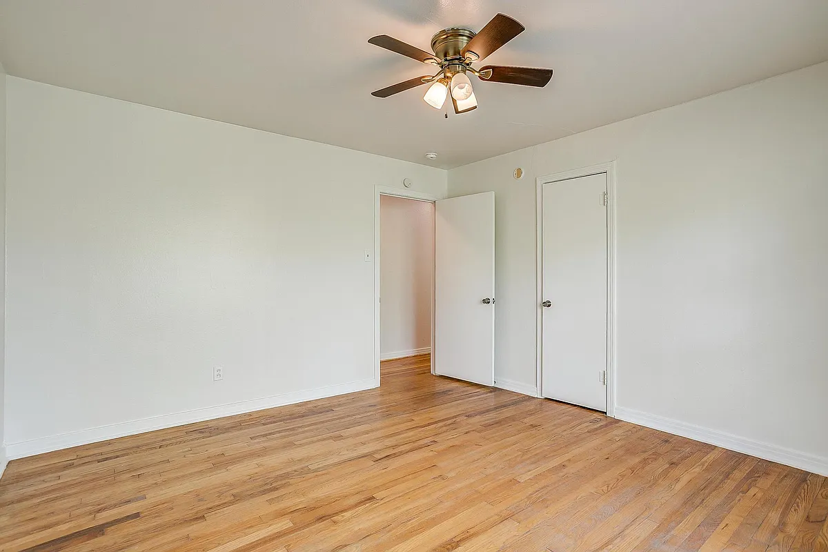 Building Photo - 3645 Washburn Ave #3645