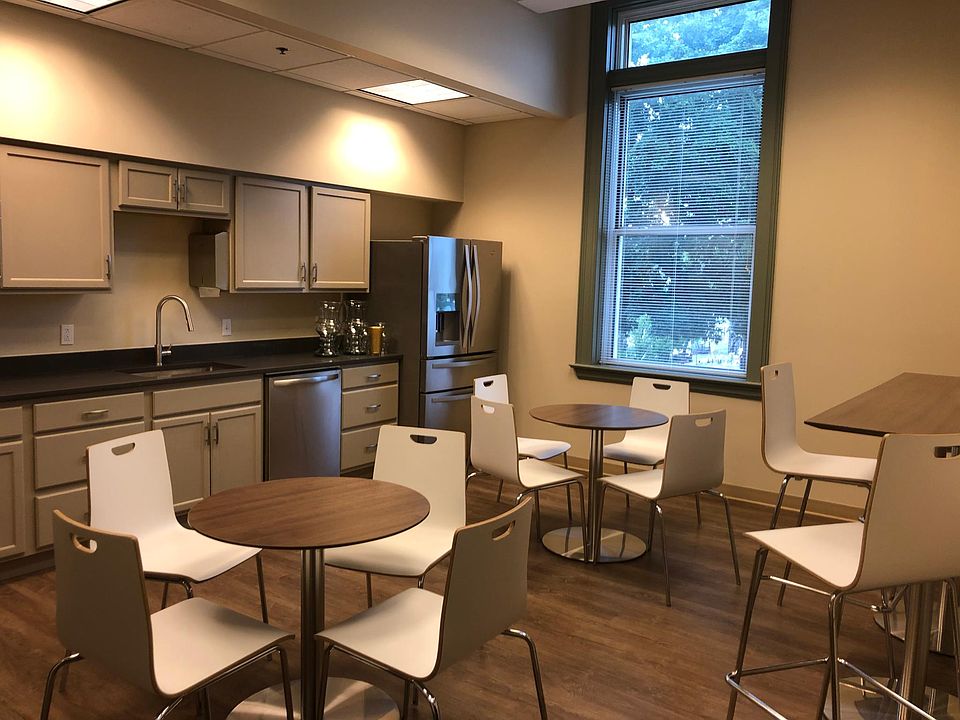 1st image of 1111 W 39th St APT 321