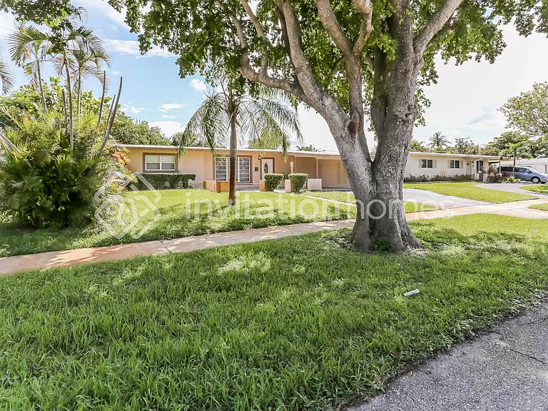 746 Eagle Way — Photo 1