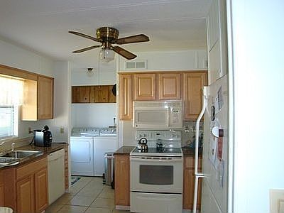 3rd image of 909 Tumbleweed Ln