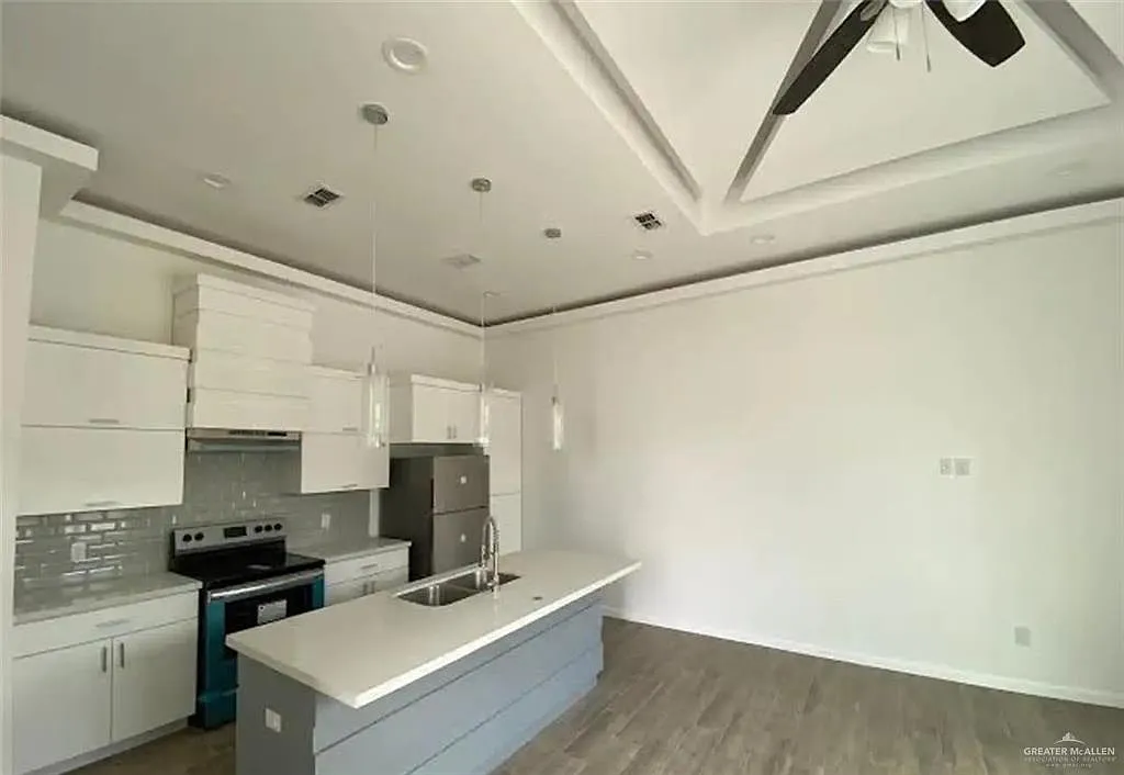 2 bed, 2.0 bath, 1000 sqft, $1,150 — Photo 4