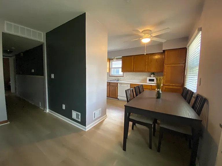33551 Beechnut St — Photo 3