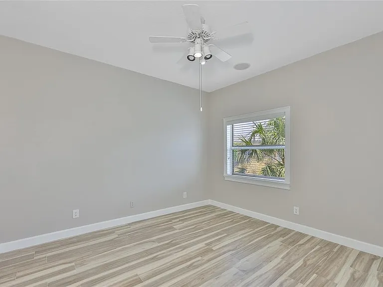 6573 Simone Shores Cir — Photo 24