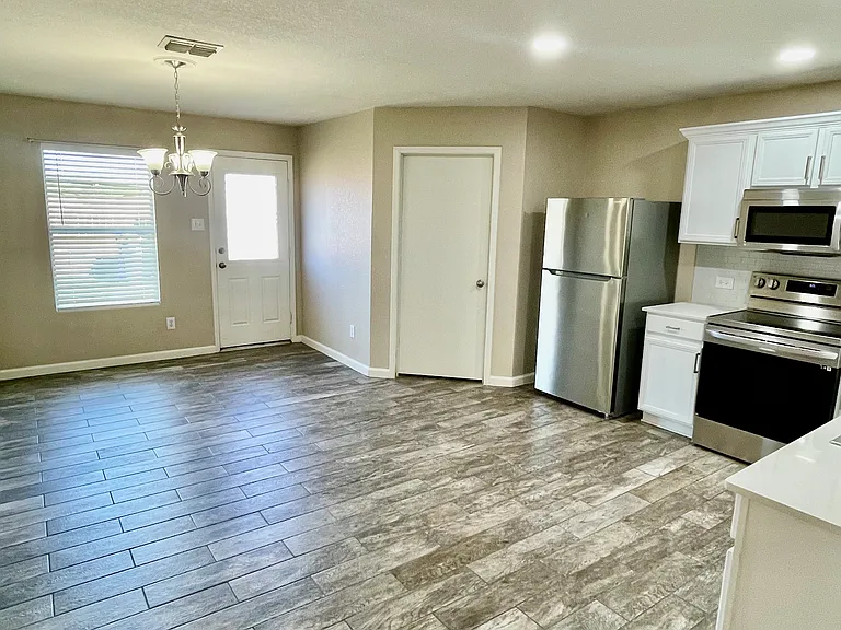 552 Lincoln Ave — Photo 4