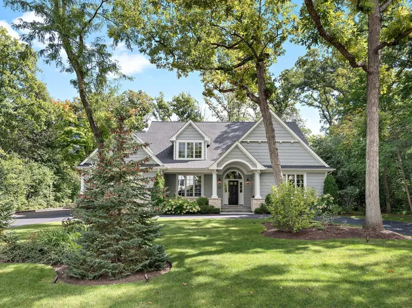 39 Oak Ter, Lake Bluff, IL 60044