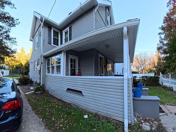 2nd image of 492 Russell Street