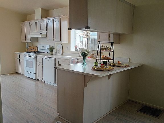 5th image of 8401 S Kolb Rd #27