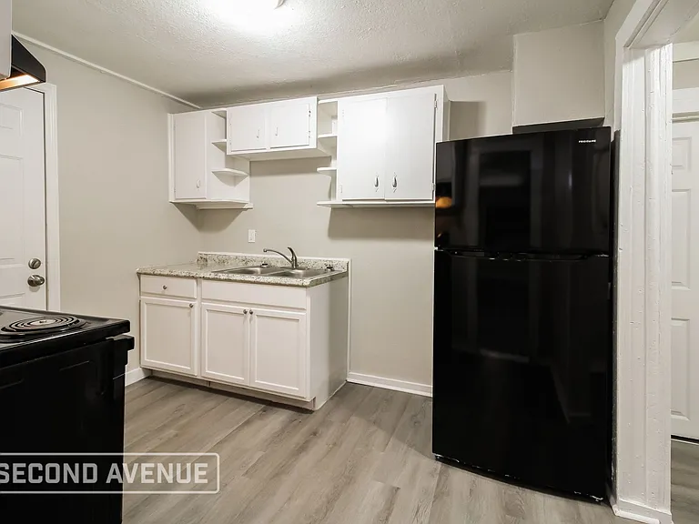 1522 W 22nd St — Photo 8