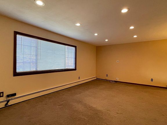 3rd image of 3942 John Ln