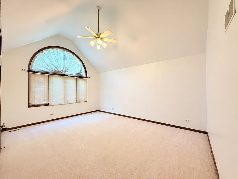 2318 River Woods Dr — Photo 24