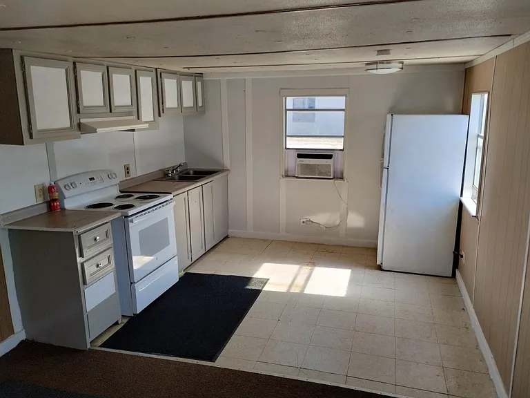 164 SE Camelot Loop — Photo 1