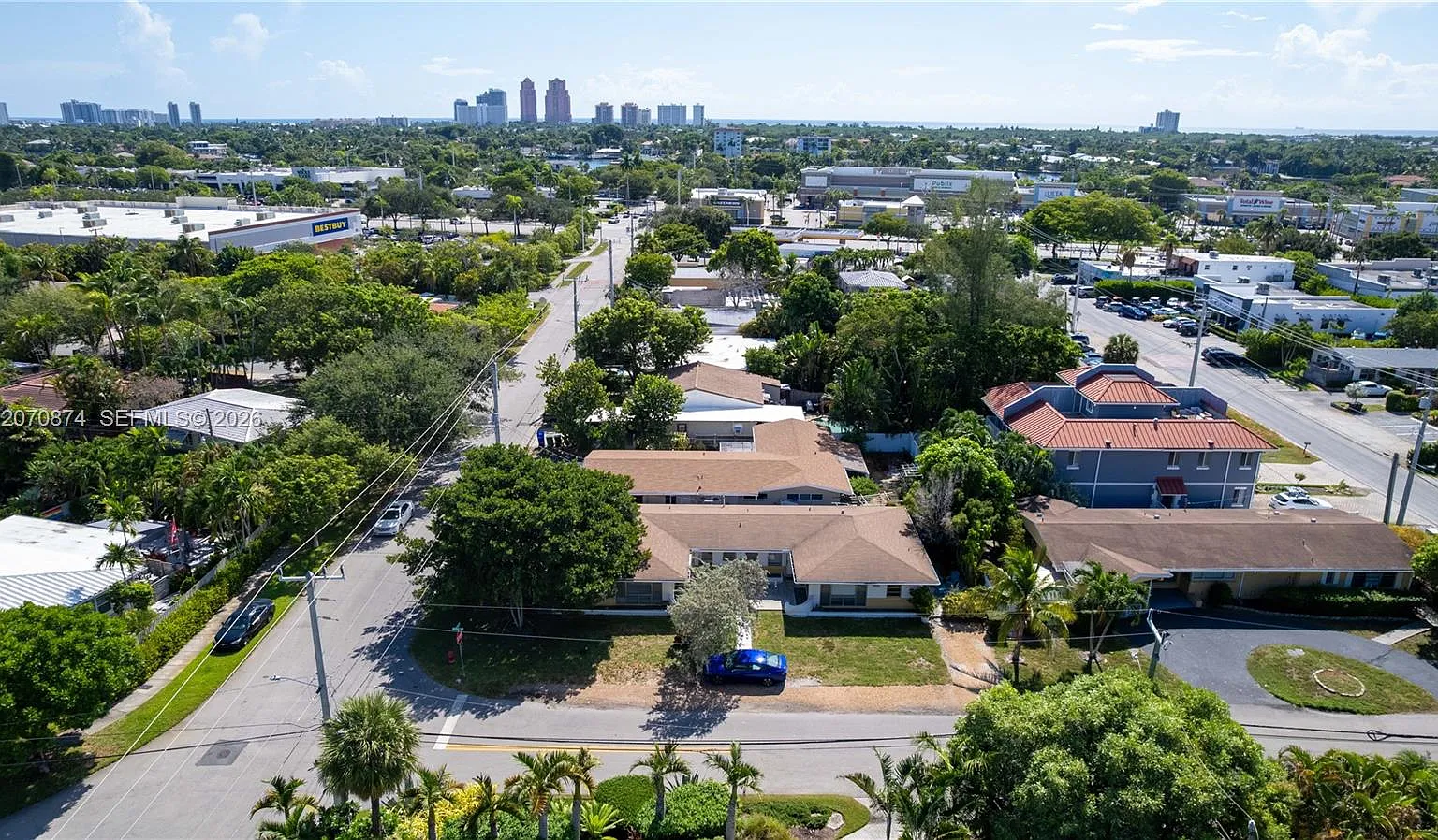 1 bed, 1.0 bath, 650 sqft, $1,600 — Photo 1